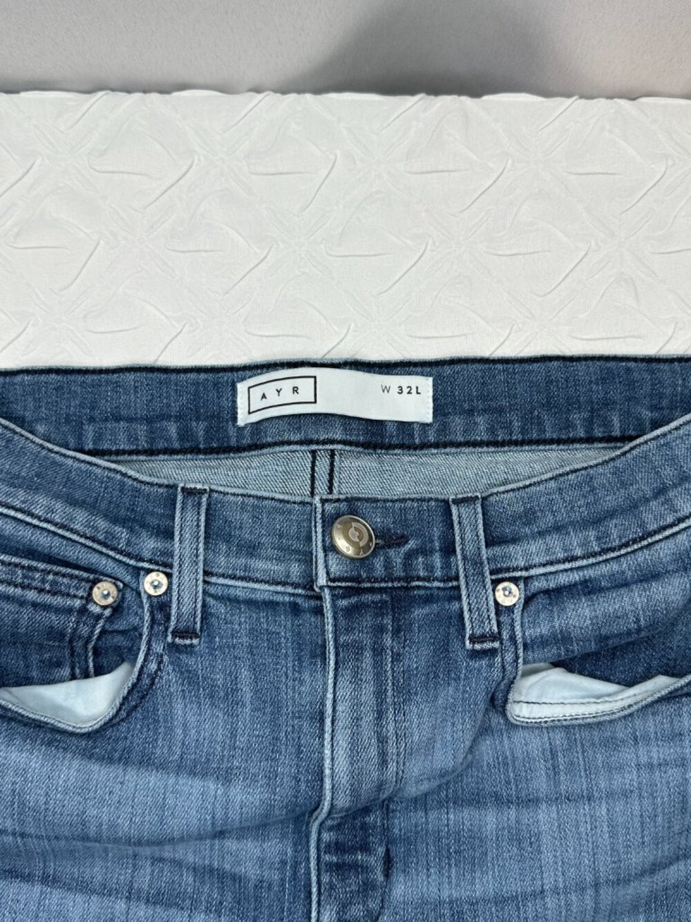 AYR All Year Round YaYa Crop Straight Leg Jeans 32L Raw Hem Elevated Minimalist - Picture 6 of 8